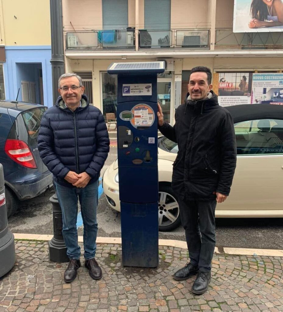 Addio sosta gratuita, da domani tornano le strisce blu a pagamento