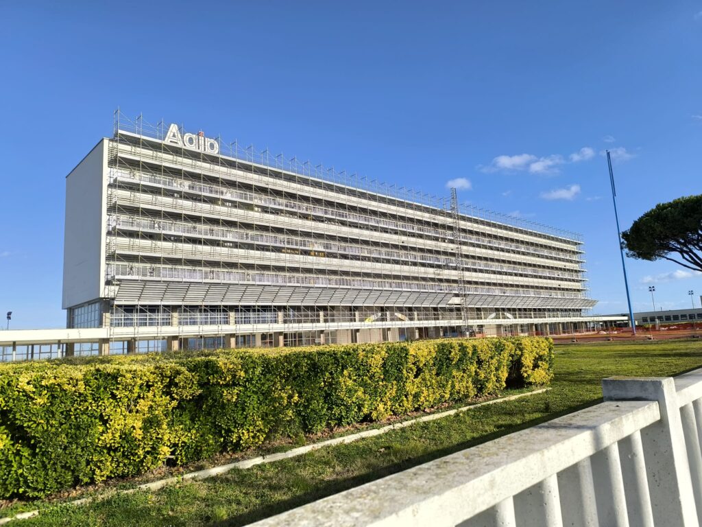 Grazie al Superbonus anche l’Agip si rifà lil look: 11 milioni di infissi!
