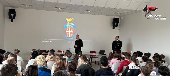 I carabinieri entrano in classe per diffondere la “Cultura della Legalità”