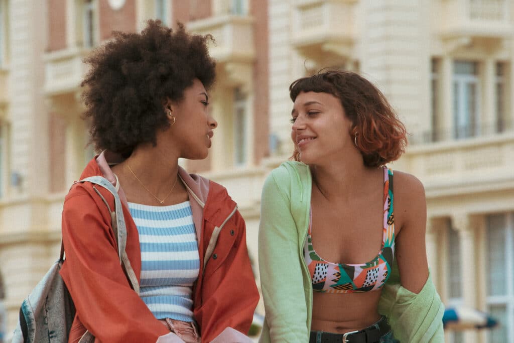 Bellissime e dannate, la nuova vita delle ex teenager di “Summertime”