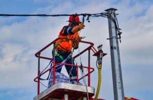 Domani il Municipio senza elettricità: telefoni muti e computer spenti