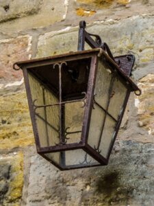 Pubblica illuminazione, interventi su via San Pellegrino, Piazza del Monte e via Campone Sala