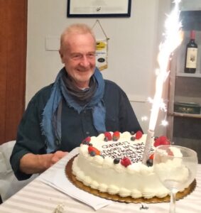 Franco va in pensione festeggiato da amici e parenti