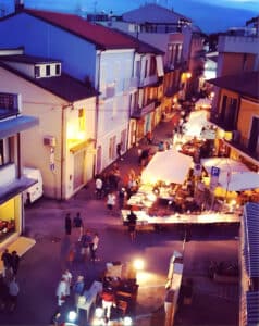 Tornano i Mercatini del Lunedì: cambia la viabilità fino a settembre