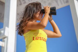 Spiagge già affollate, la Cooperativa anticipa il servizio di salvataggio