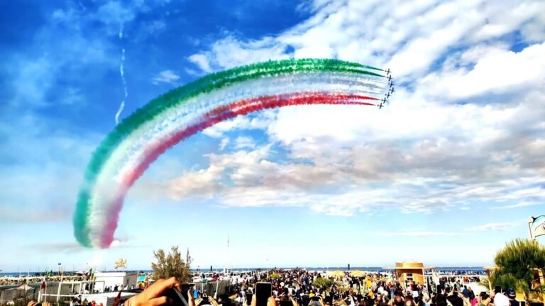 In 70mila per ammirare lo show delle Frecce Tricolori