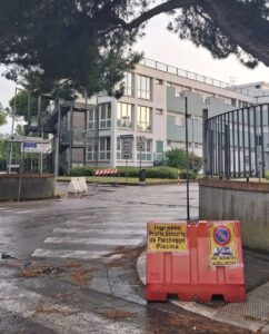 Cau raggiungibile solo dal parcheggio della piscina