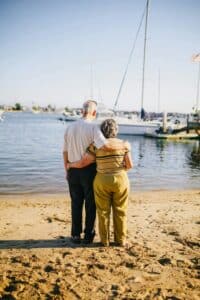 Malati di Alzheimer in spiaggia a Cesenatico per ‘Una vacanza che non si dimentica’