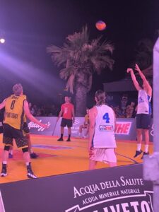 Basket 3×3 in piazza Costa, scattano i divieti di sosta