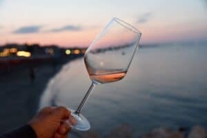 Tramonto di Vino: i grandi vini sfilano in Piazza Spose dei Marinai