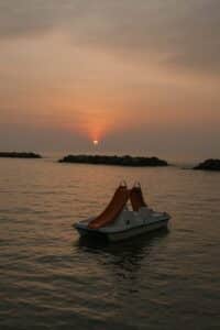 Trovato all’alba un pedalò alla deriva