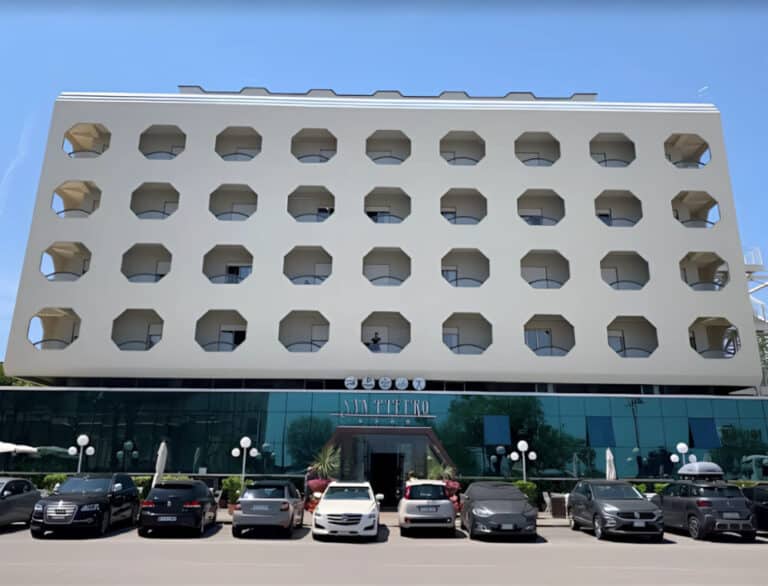Dal San Pietro (5,5 milioni) al Palace (4,3 milioni), in vendita tanti mega-hotel a Cesenatico