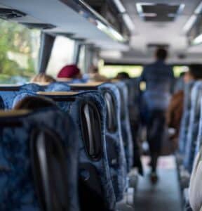 Più sicurezza per le gite scolastiche: gli autobus dovranno adeguarsi