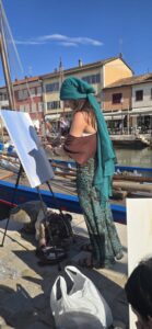 Le giovani pittrici polacche trasformano il porto canale in un’atelier d’arte