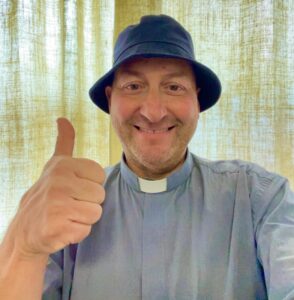 “Ho scelto di restare”: don Mirco Bianchi dal tumore alla cattedra