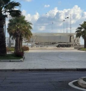 L’addio che svuota il cielo di piazza Costa: se ne va la ruota