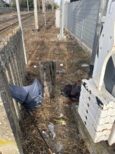 Attesa grande folla per il Presepe della Marineria, ma al Ponte del Gatto lo spettacolo è la sporcizia