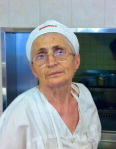 Addio alla “Colomba”, l’azdora del pollo allo spiedo di Cesenatico