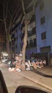 Via del Fortino come una discarica, c’è qualcosa che non funziona
