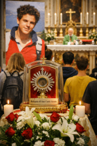 In cammino verso l’Osservanza: la diocesi si stringe attorno alla reliquia di Carlo Acutis