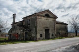 Dentro la chiesetta sconsacrata di Santa Maria in capo alla Vena: com’era nel 1968