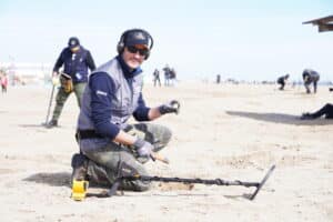 Oro alle stelle, caccia in spiaggia: boom di detectoristi sul nostro territorio