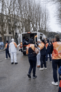 La fiamma olimpica ha acceso Cesenatico: una liturgia semplice, un ricordo destinato a restare (foto e video)