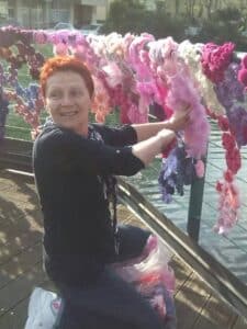 L’associazione “Un mare di lana knitting” di Cesenatico ricorda Claudia