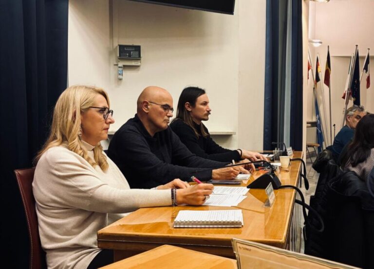 Dehors sul Porto Canale, Cesenatico Civica: «Il regolamento c’è e va applicato»