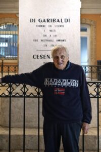 Carlo Riganti, compie 95 anni la “roccia” di Cesenatico Cammina