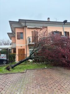 Maltempo, pioggia in aumento: aggiornata l’allerta, resta alta l’attenzione su vento e mare
