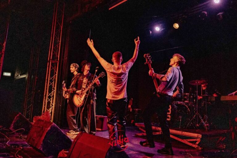 The Daark, sei ragazzi col rock nel sangue: “Sognando X-Factor facciamo ballare la nostra gente”