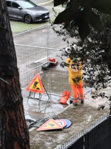 Voragine in viale Magrini, evitati rischi seri per la circolazione