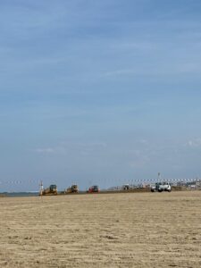 Ruspe in azione sulle spiagge: skyline ormai totalmente orizzontale