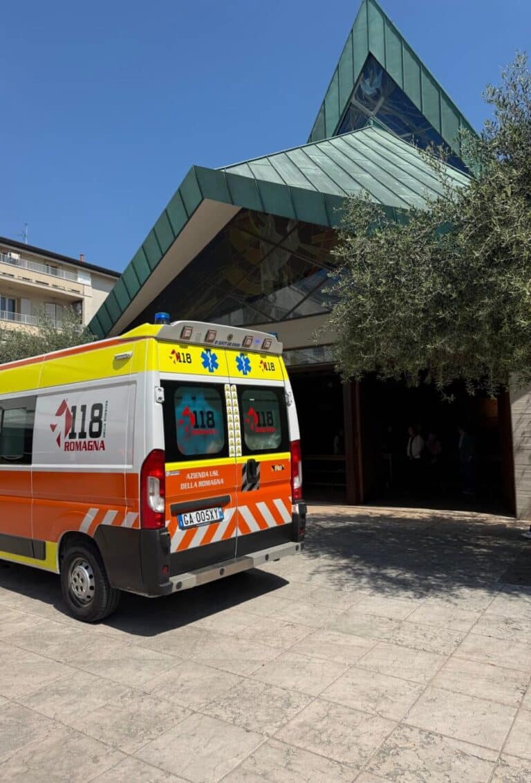 Malore in chiesa durante la messa: paura per Paolo Baiocchi
