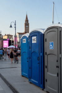 Bagni chimici, il piccolo grande business dell’estate