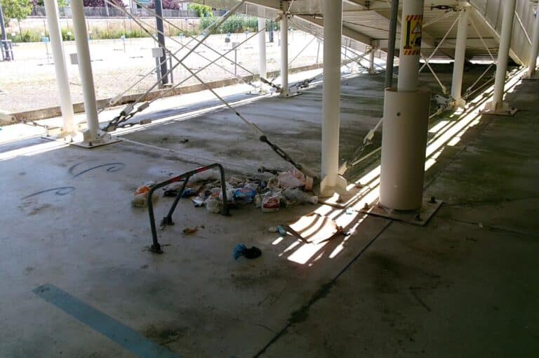 Parcheggio Gatteo Mare 2, la replica del gestore: “Pulizie regolari, il degrado nasce nei mesi di chiusura”