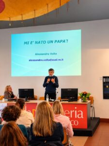 “Mi è nato un papà!”: Alessandro Volta racconta la paternità consapevole