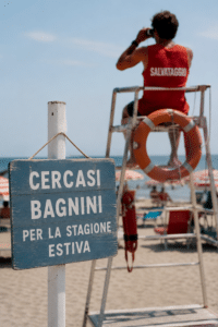 Battistoni: “Pochi addetti al salvataggio, quest’anno siamo in difficoltà”