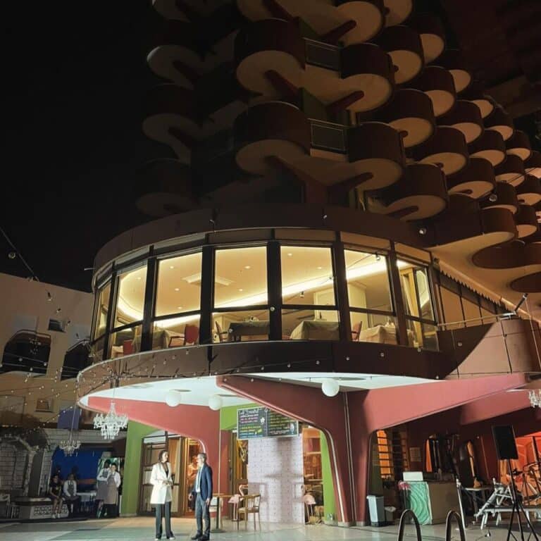 Cena con Delitto al Flamingo: mistero e gusto tornano sotto le stelle