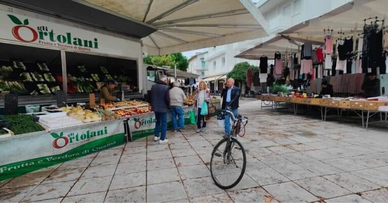 Gatteo Mare, il Comune cambia le regole del mercato estivo