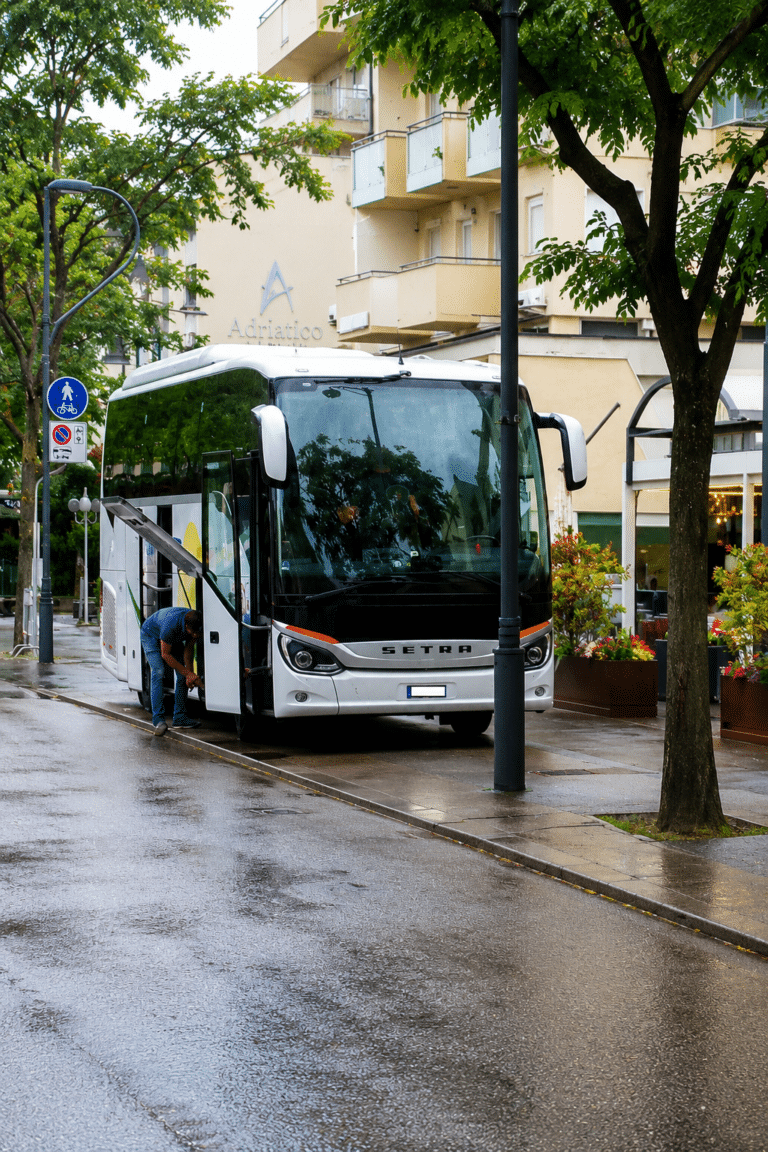Una ciclabile solo sulla carta: il fallimento urbanistico di viale Giulio Cesare