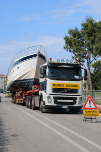 Trasporto eccezionale, domani viabilità sospesa in quattro strade