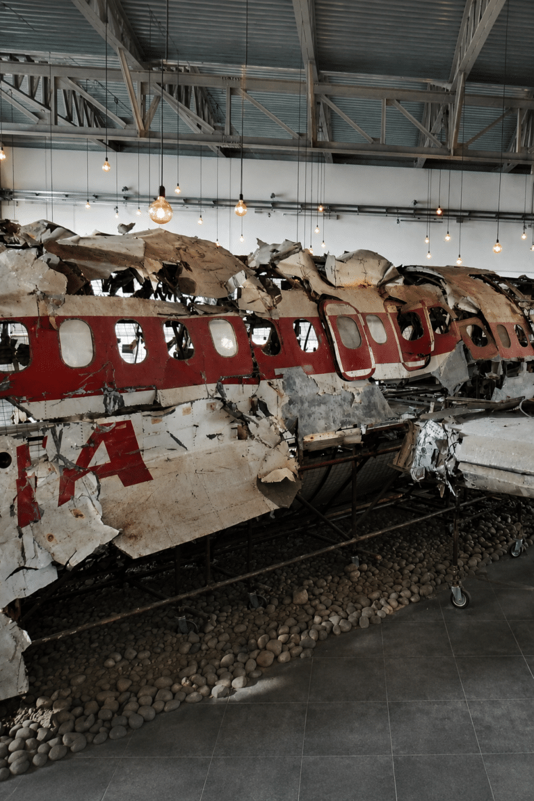 Il relitto del DC9 e quella Repubblica che inciampa nei suoi segreti