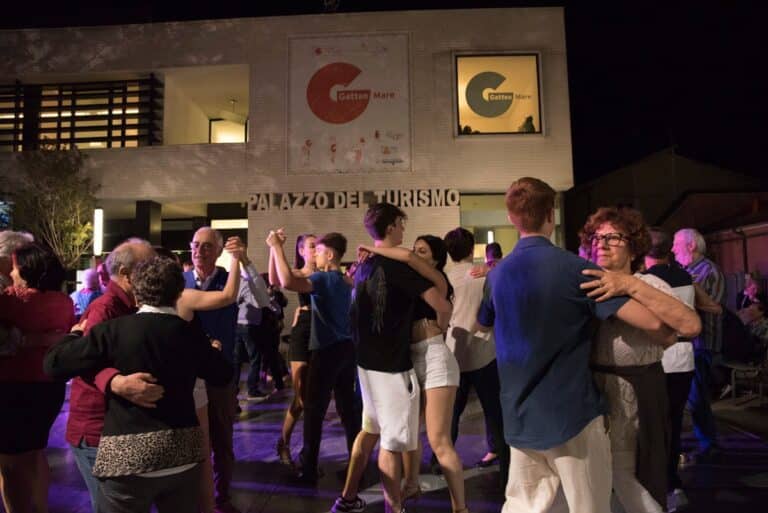 Settimana del liscio, gli esercenti promuovono l’evento: “Più gente più lavoro”