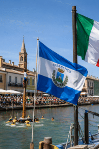 Palio della Cuccagna, il Comune compra nuove bandiere per l’estate