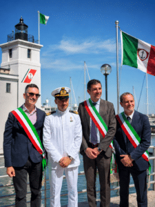 Guardia Costiera, cerimonia solenne per il cambio al comando: Emmanuele Latino succede a Colì