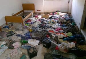 Bivacchi e clochard, siamo entrati nella colonia occupata “Leone XIII”