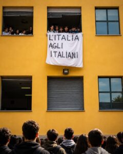 Cesena, striscioni a scuola: scontro tra Buonguerrieri e FLC CGIL