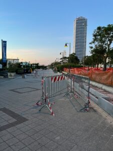 Giardini al mare, cantiere aperto in piena stagione: cresce il malumore tra gli operatori balneari